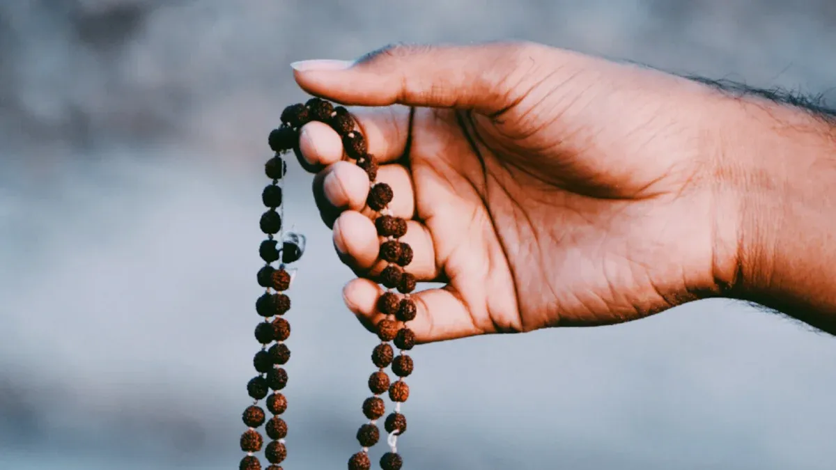 Taoist Prayer Beads in Meditation