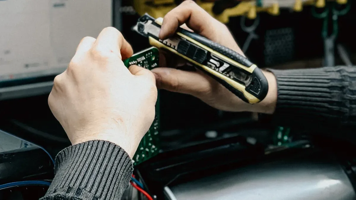 Why Xinjia Is the Best Digital Watch Supplier