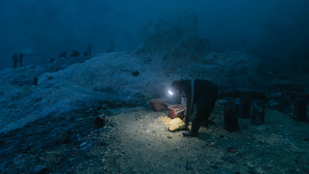Why Diving Flashlights Should Be a Core Part of Every Accessories Catalog