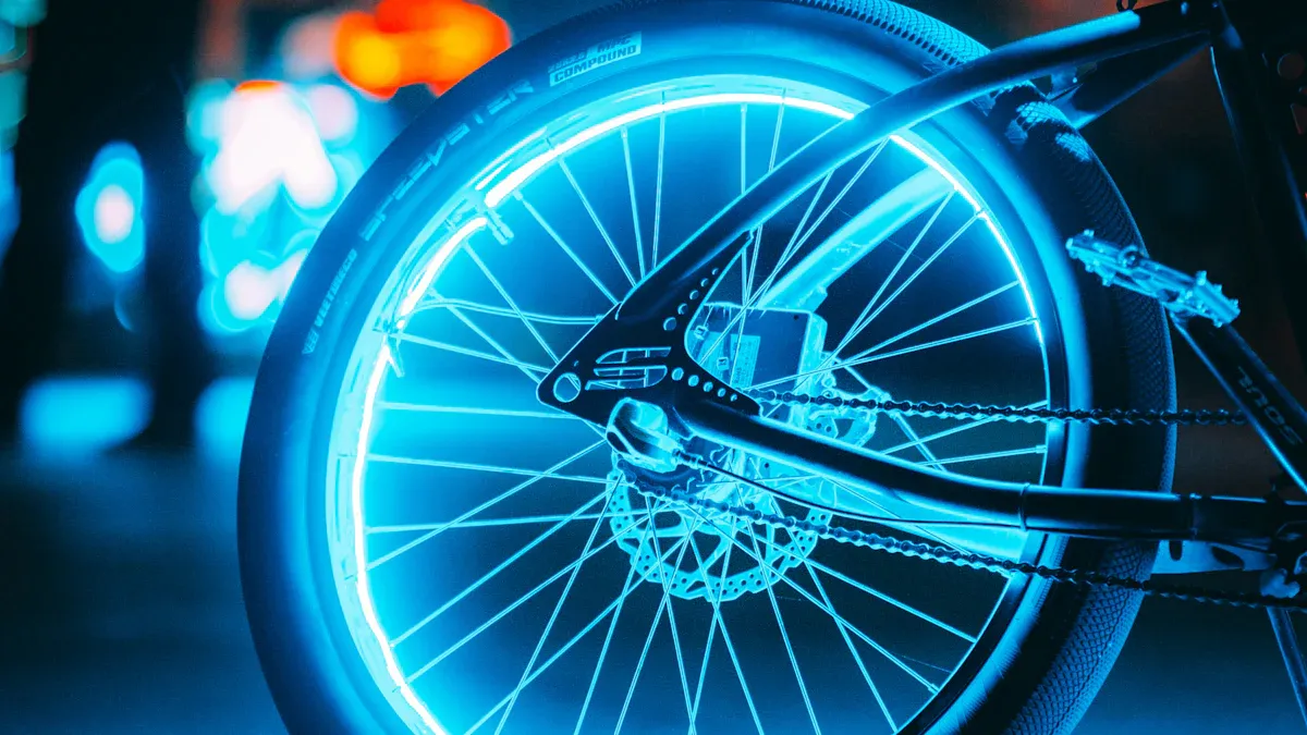 Key Features of the Helius Flashlight for Cycling Visibility