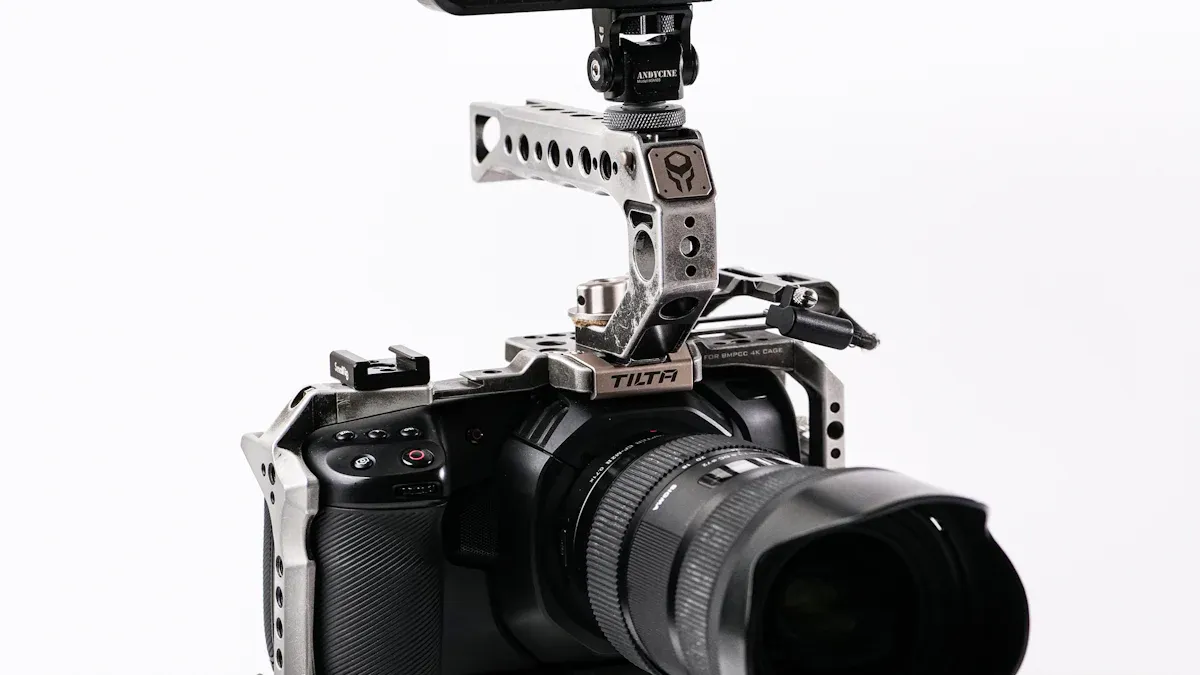 Cross-Selling Diving Flashlights with Underwater Cameras and Mounts