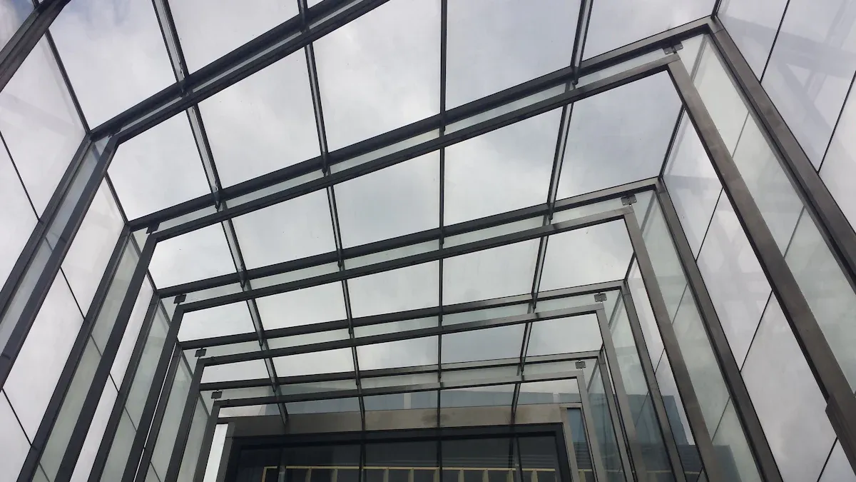 Key Features & Technologies