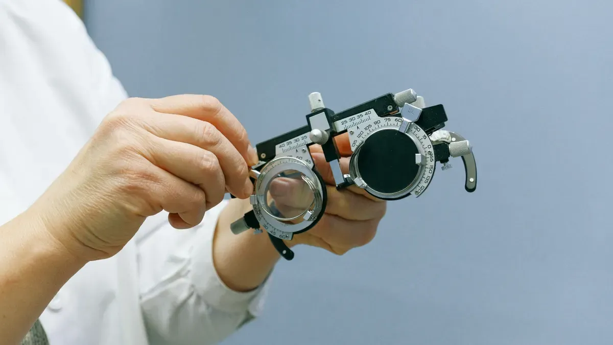 Primary Criteria for Choosing an Optical Lens Manufacturer