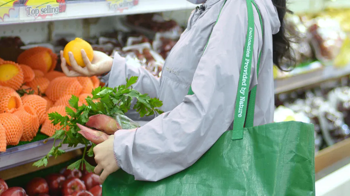 5 Ways Reusable Bags Can Reduce Your Household Plastic Waste