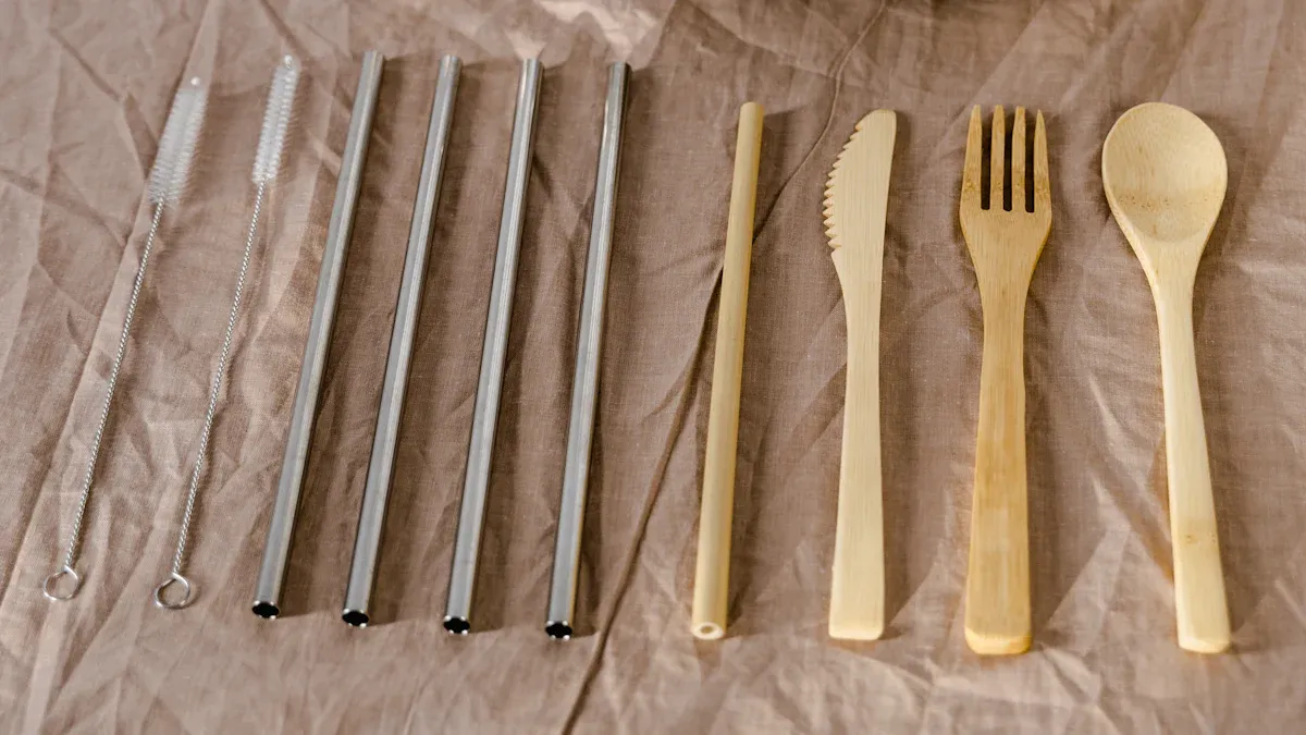 What Defines the Best Camping Flatware Set