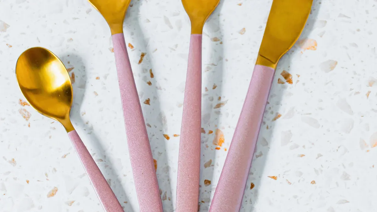 Understanding Plastic Handle Flatware and the Key Material Features
