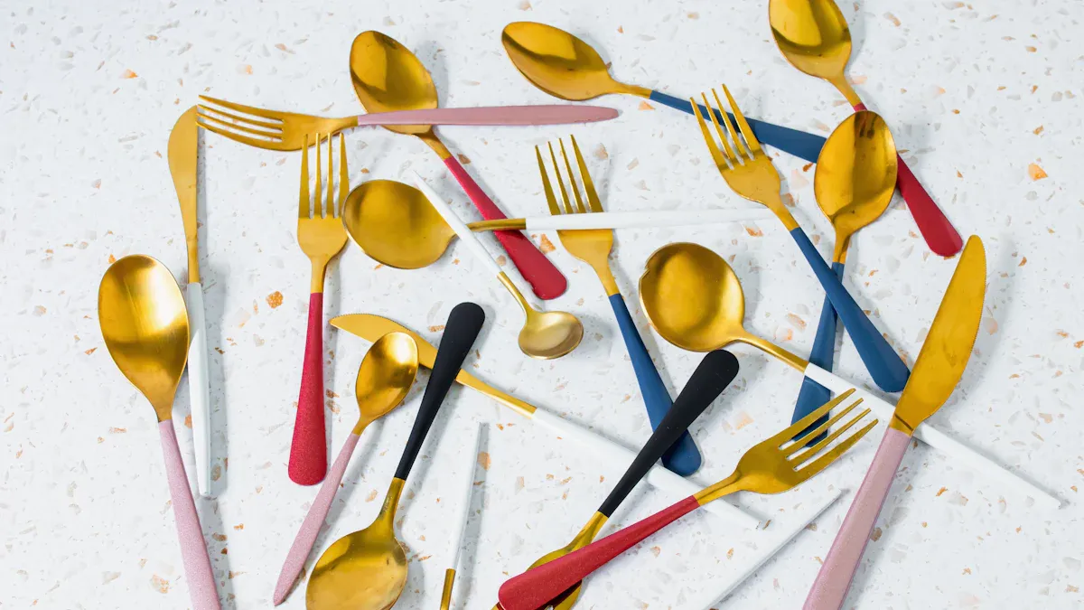 Types and Features of Plastic Handle Silverware