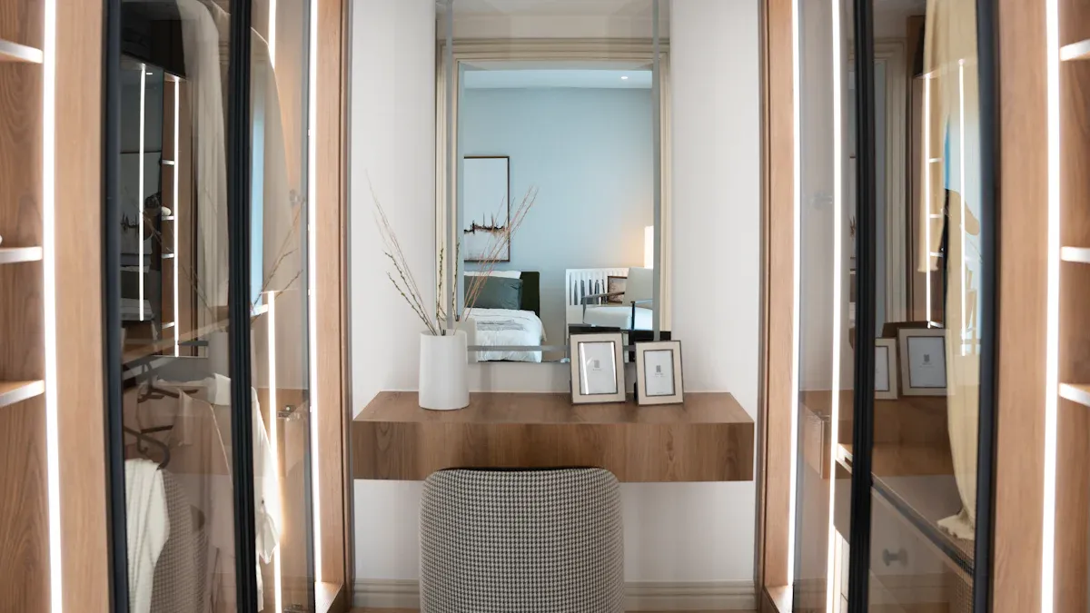 Use of LED Bathroom Mirrors for Hotels