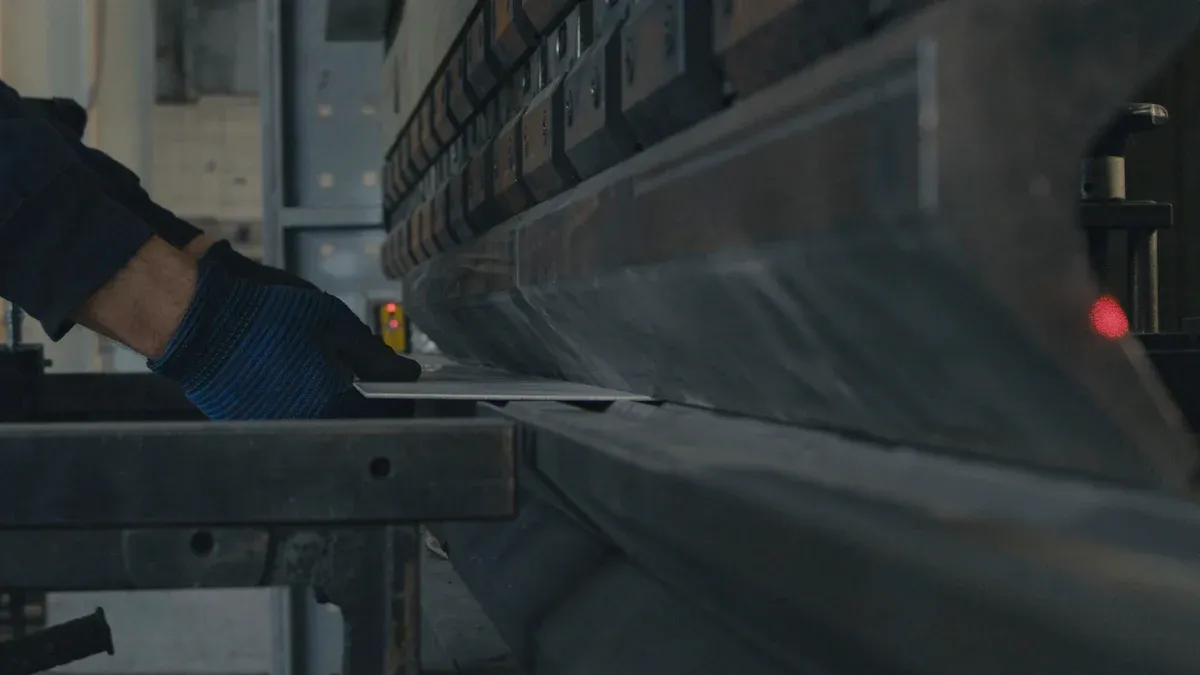 Prensa plegadora de 4+1 ejes