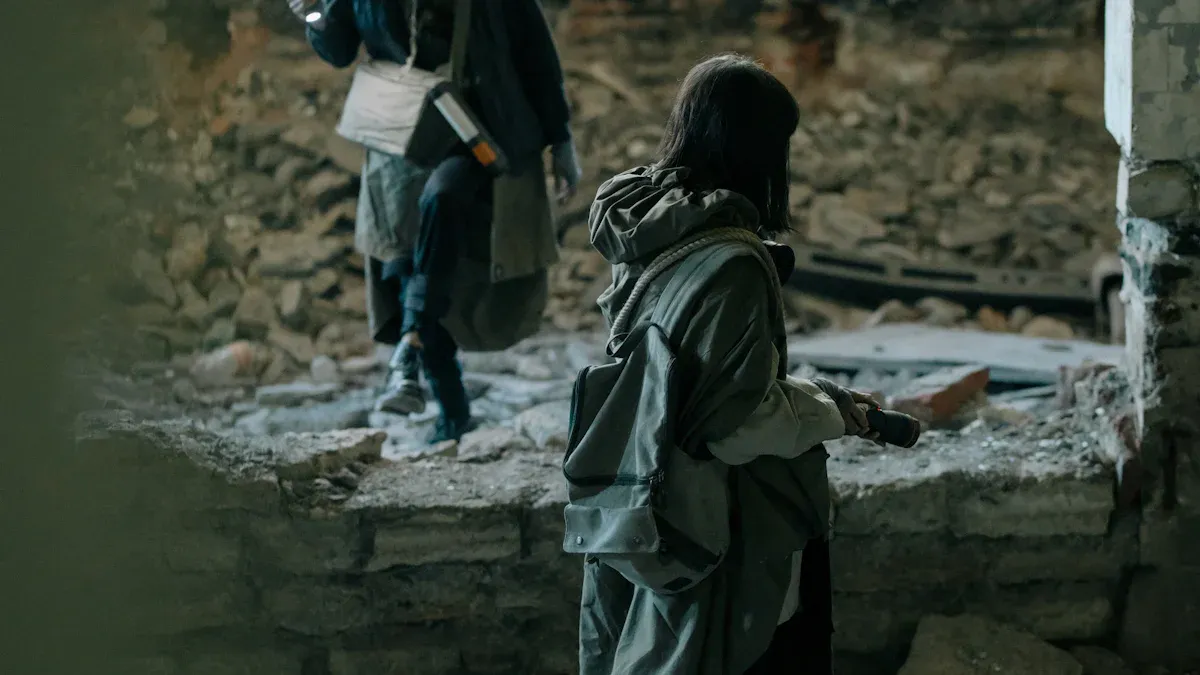 Military Flashlight Uses and Advantages