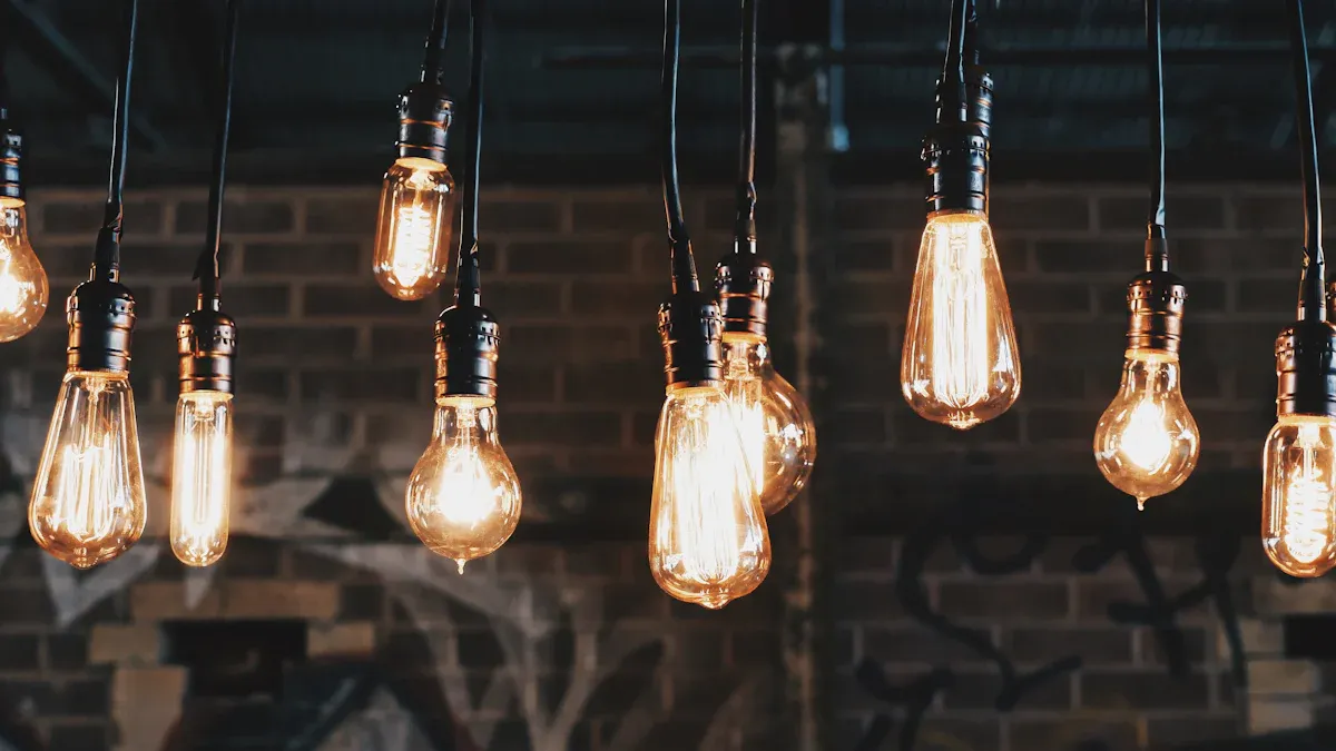 Materialien und Designs von Vintage Lampen