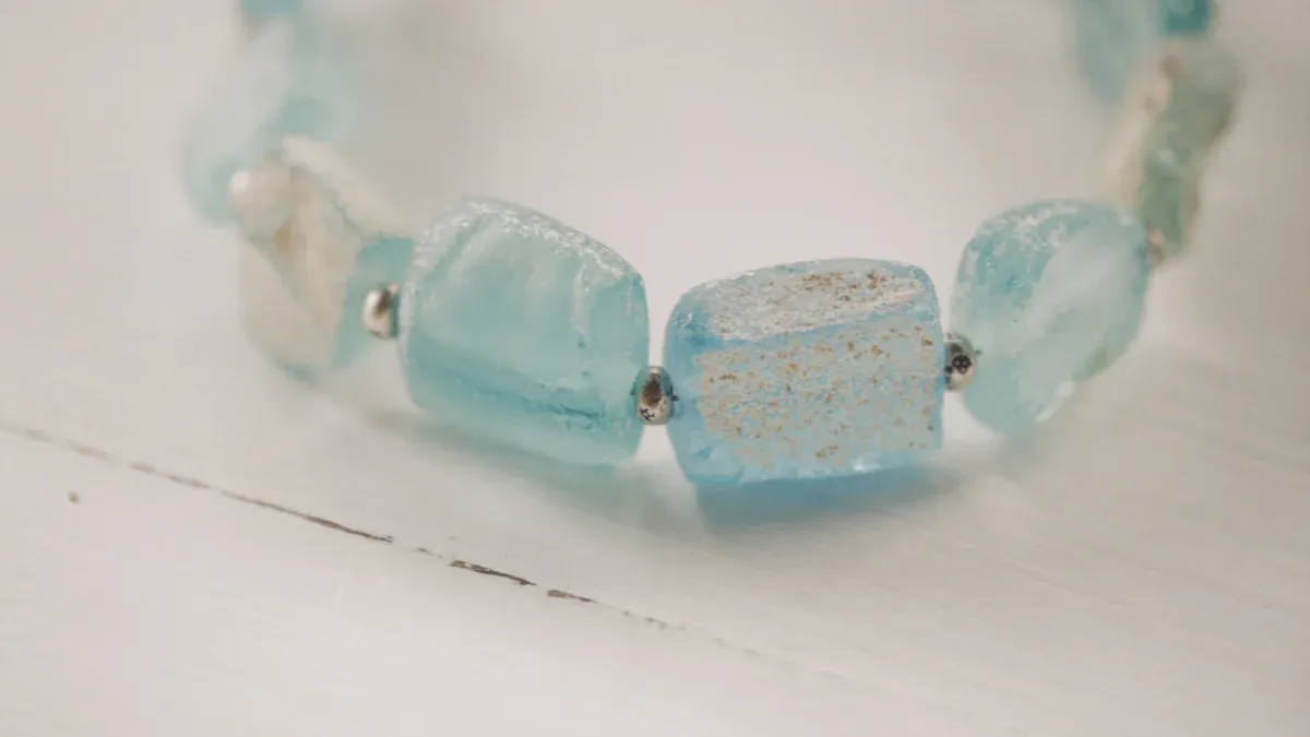 Come Scegliere il Bracciale con Cristalli Perfetto nel 2025