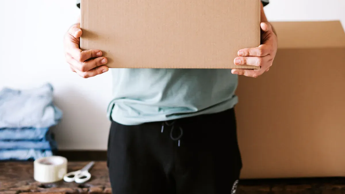 How to choose the hard board lining the home storage box