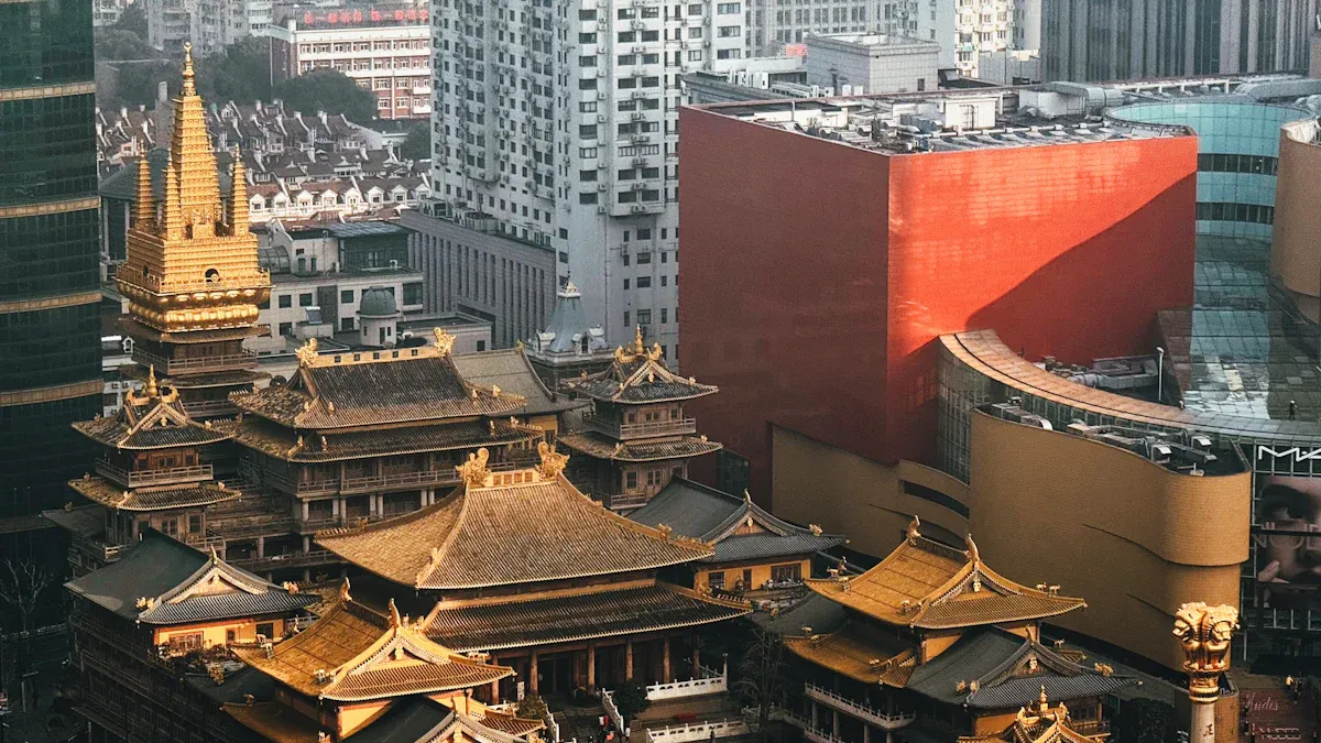 Architecture and Urban Contrast