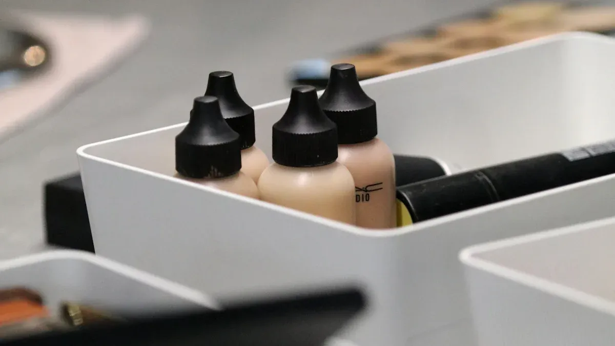 Key Features of Mini Cosmetic Containers