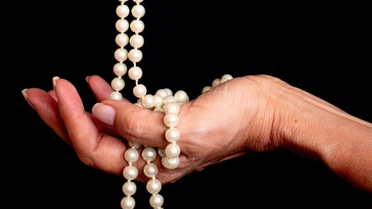 10 Best Custom Pearl Necklace Makers for Private Label Brands