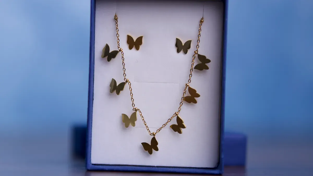 Choosing a MOP Flower and Butterfly Necklace Designer