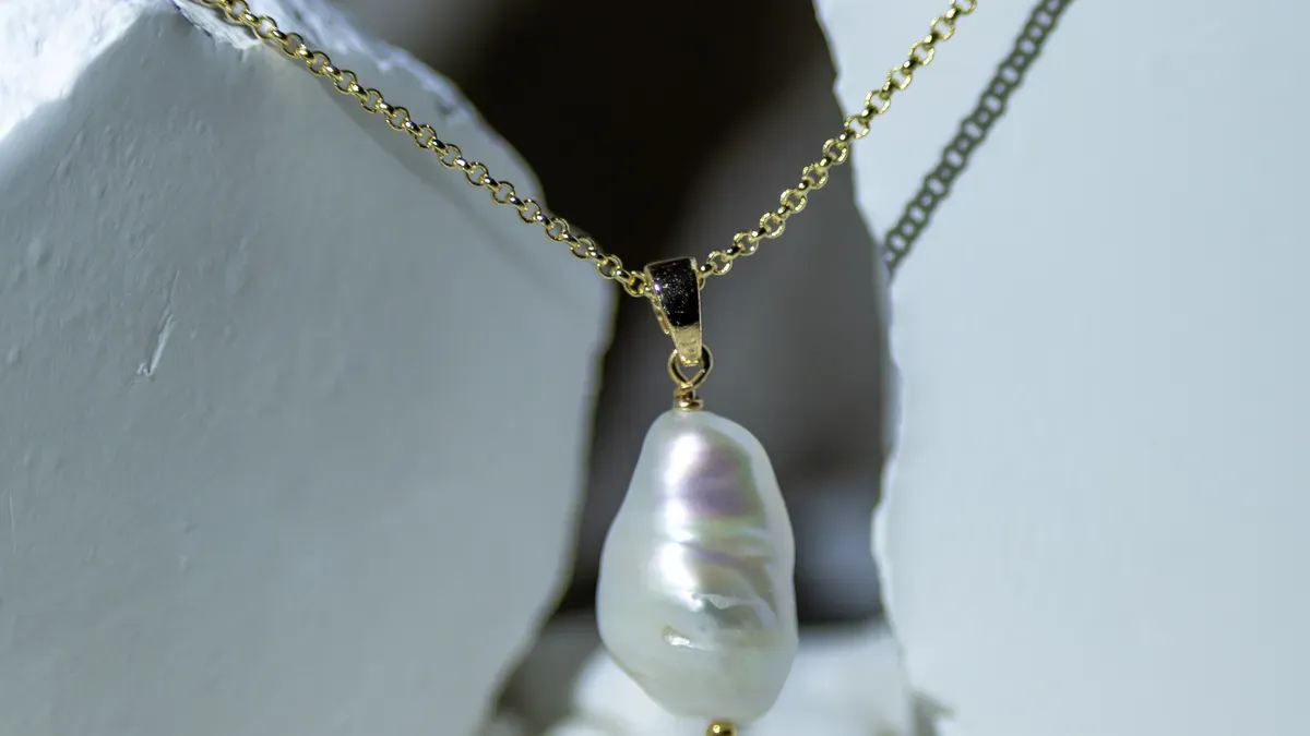 Baroque pearl bracelet and necklace making techniques