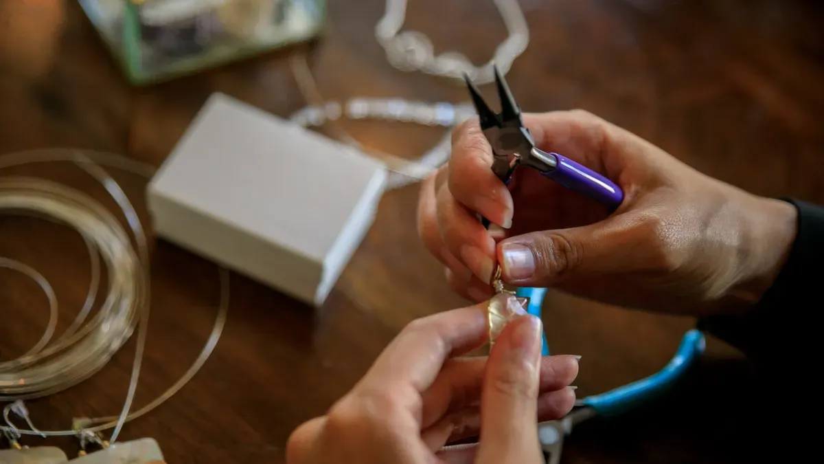 Navigating the Jewelry Prototyping and Sampling Process