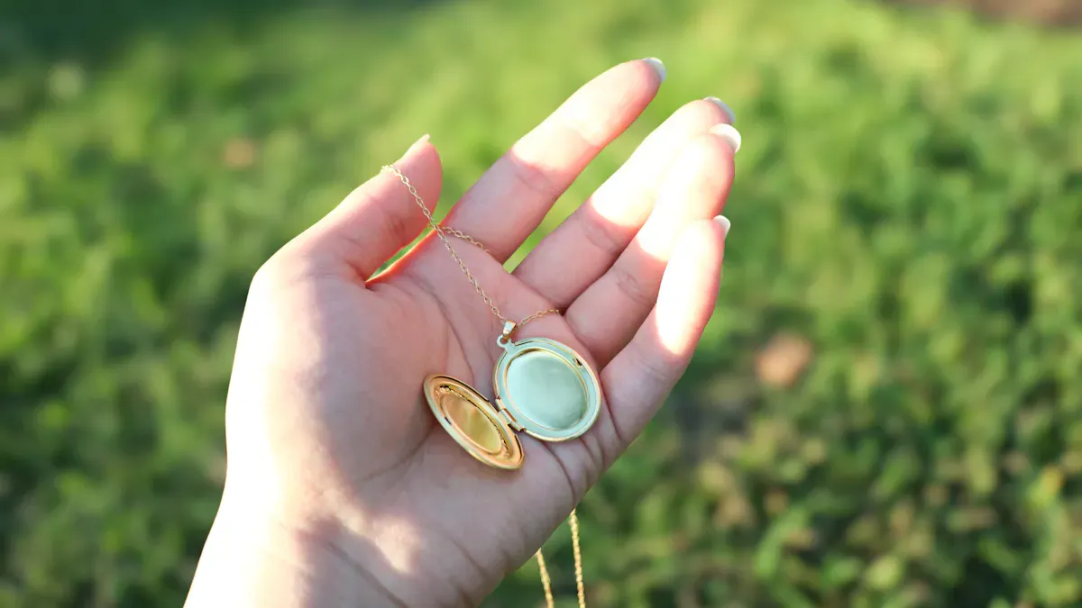 10 Tips for Creating Your Own Unique Jewelry Concept