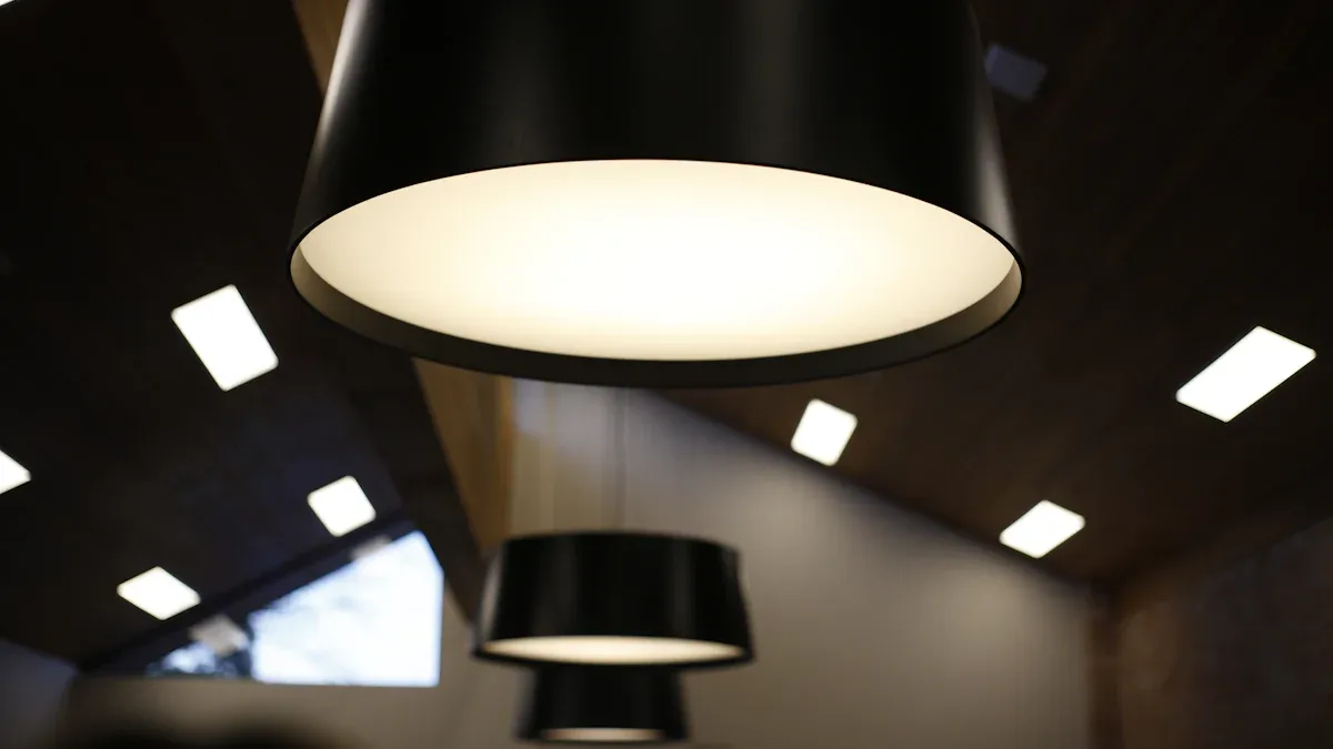 Moderne Pendelleuchten f&uuml;r Ihr Wohnzimmer im Trend