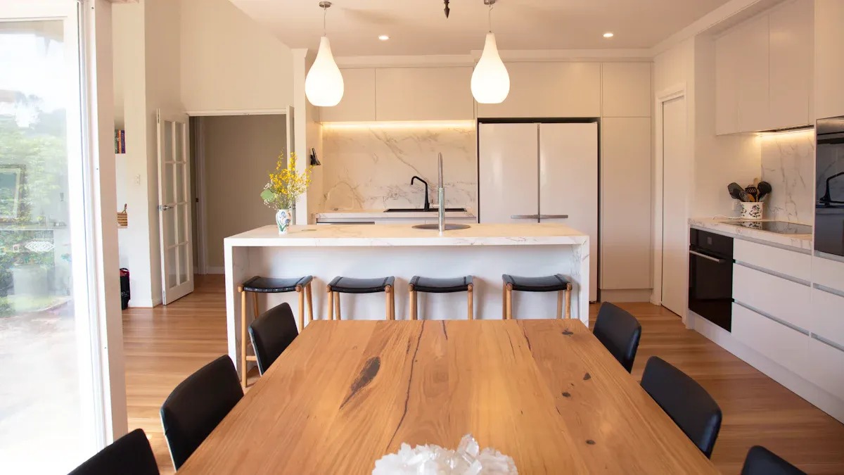 Design und Stil von Pendelleuchten für kleine Küchen