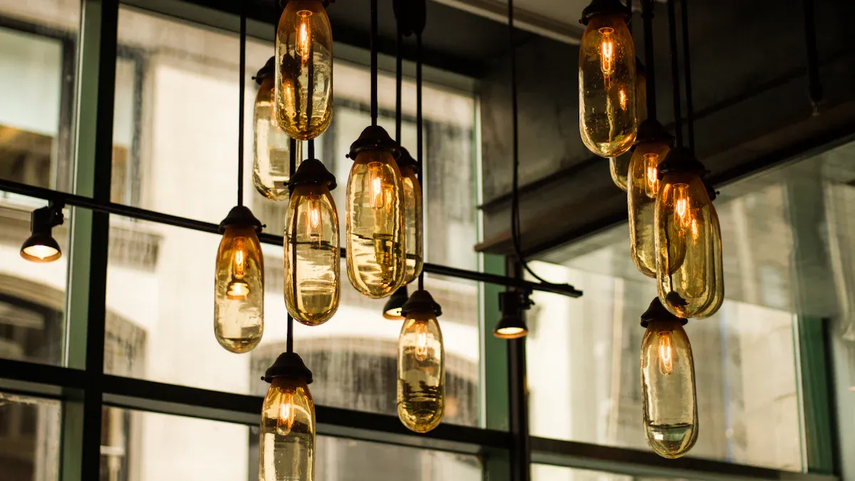 Pendelleuchte Schwarz f&uuml;r verschiedene R&auml;ume