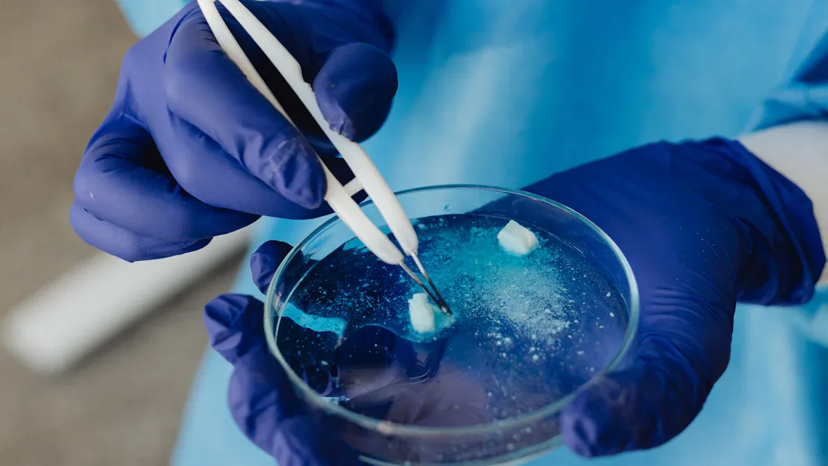 How to dissolve fumaric acid?