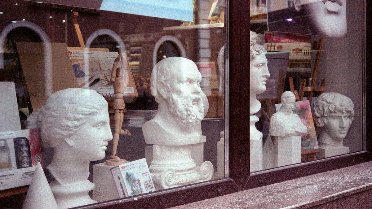 A custom acrylic display manufacturer for your store