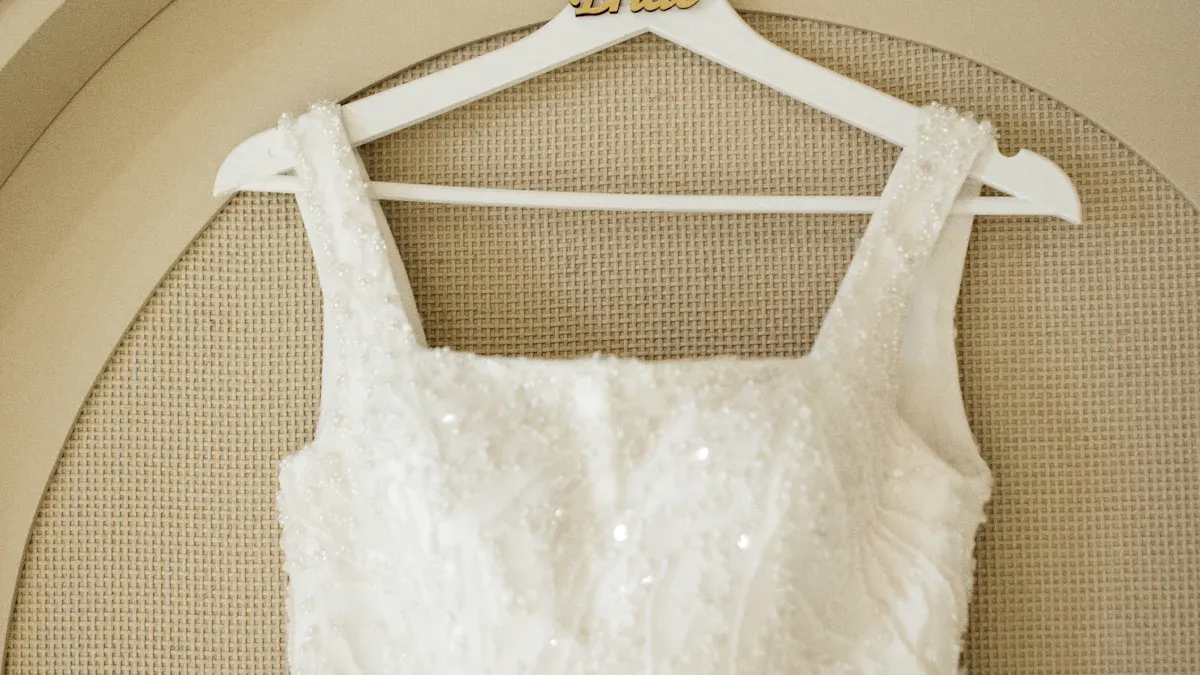 Acrylic Clothes Hangers: Wedding Benefits