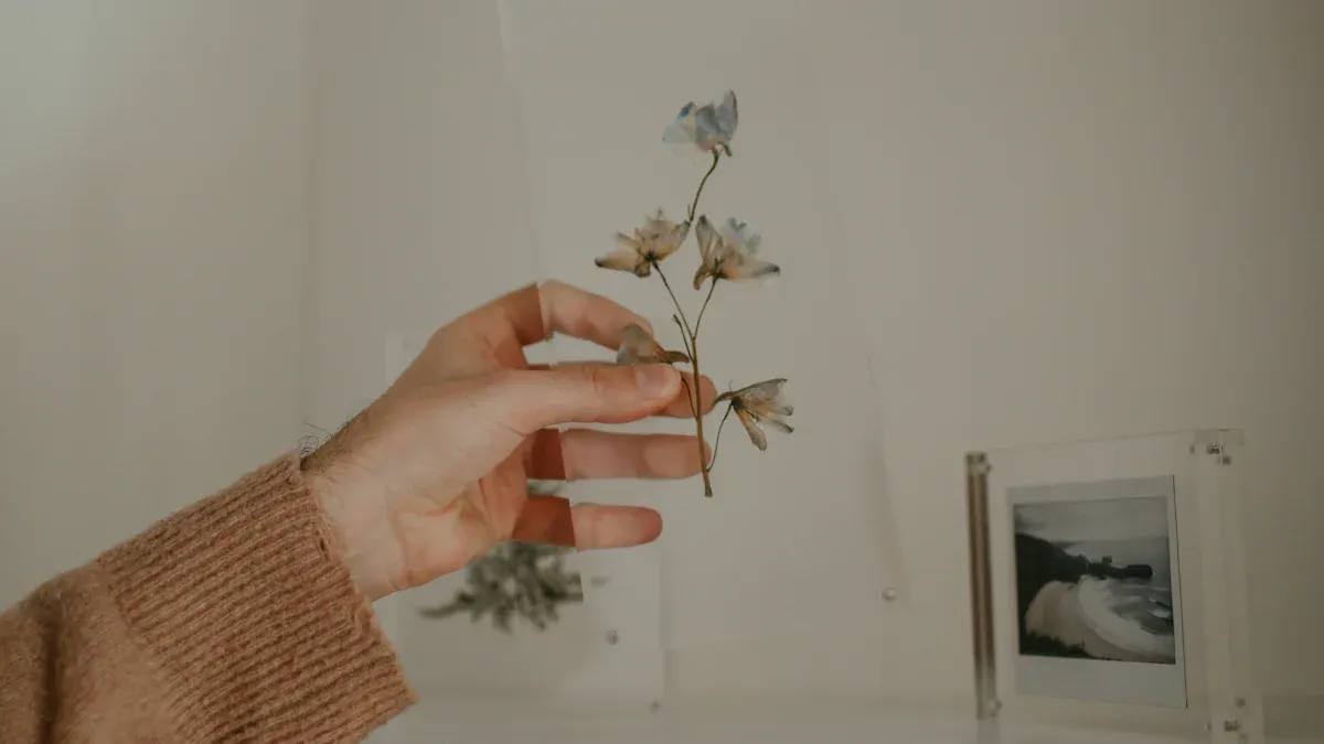 Top 10 Unique Ways to Style Acrylic Picture Frames