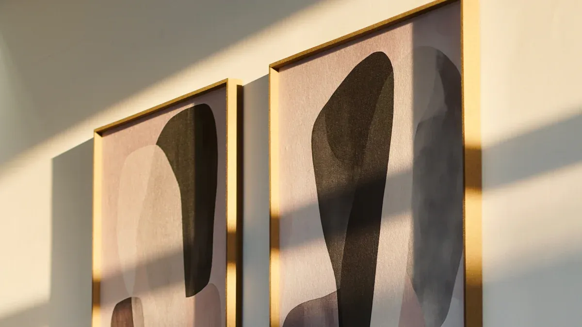 Shyould you Switch to Acrylic Frames Instead of Glass