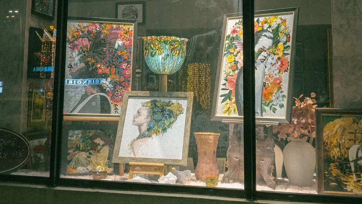 Choosing Acrylic vs Glass vs PETG for Your Vitrine