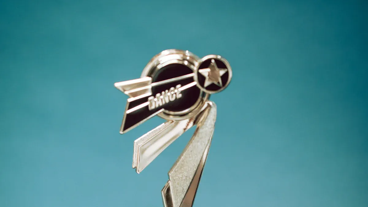 Why Acrylic Awards Surpass Traditional Options