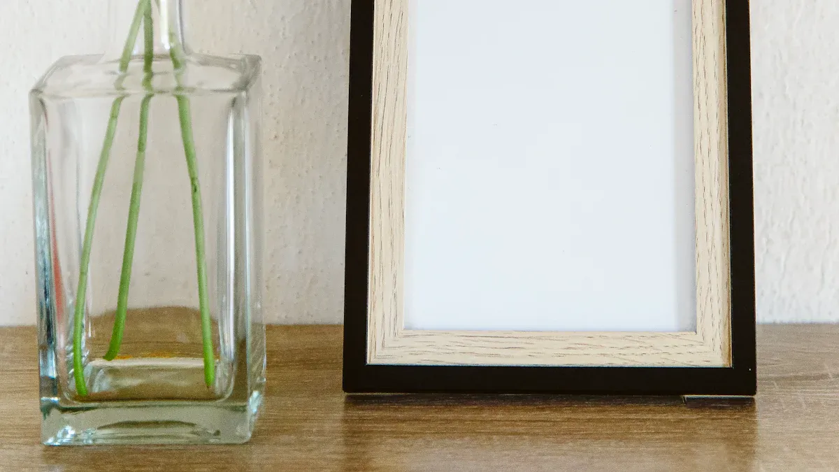 Acrylic Frames or Glass Frames – Which Should You Choose in 2026