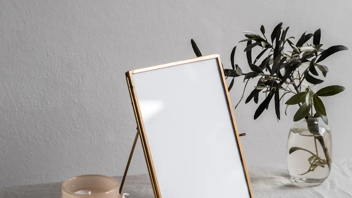 Spotlight on Toyin Acrylic