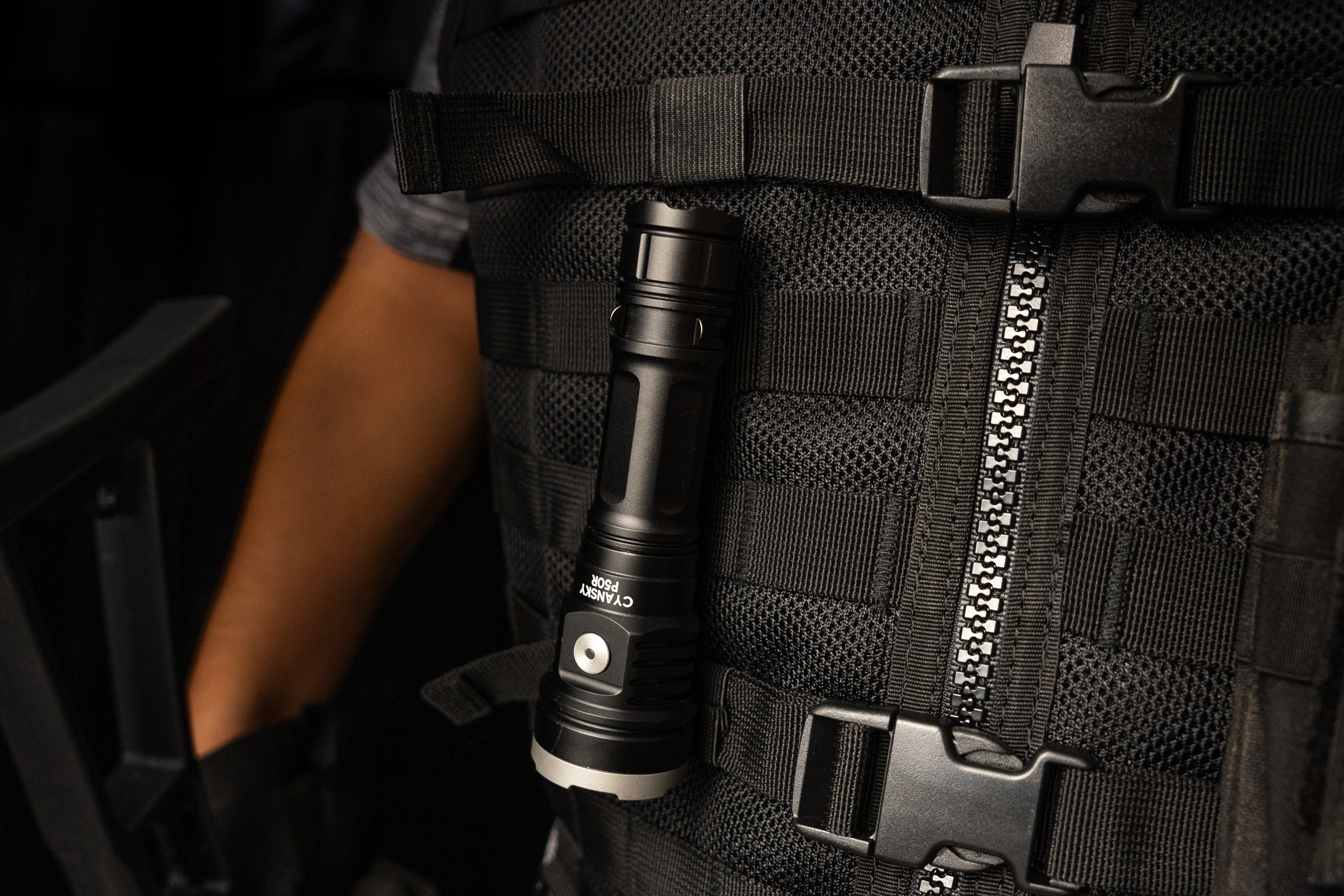 Exploring the Global Demand for Tactical Flashlights in Military and Security Industries