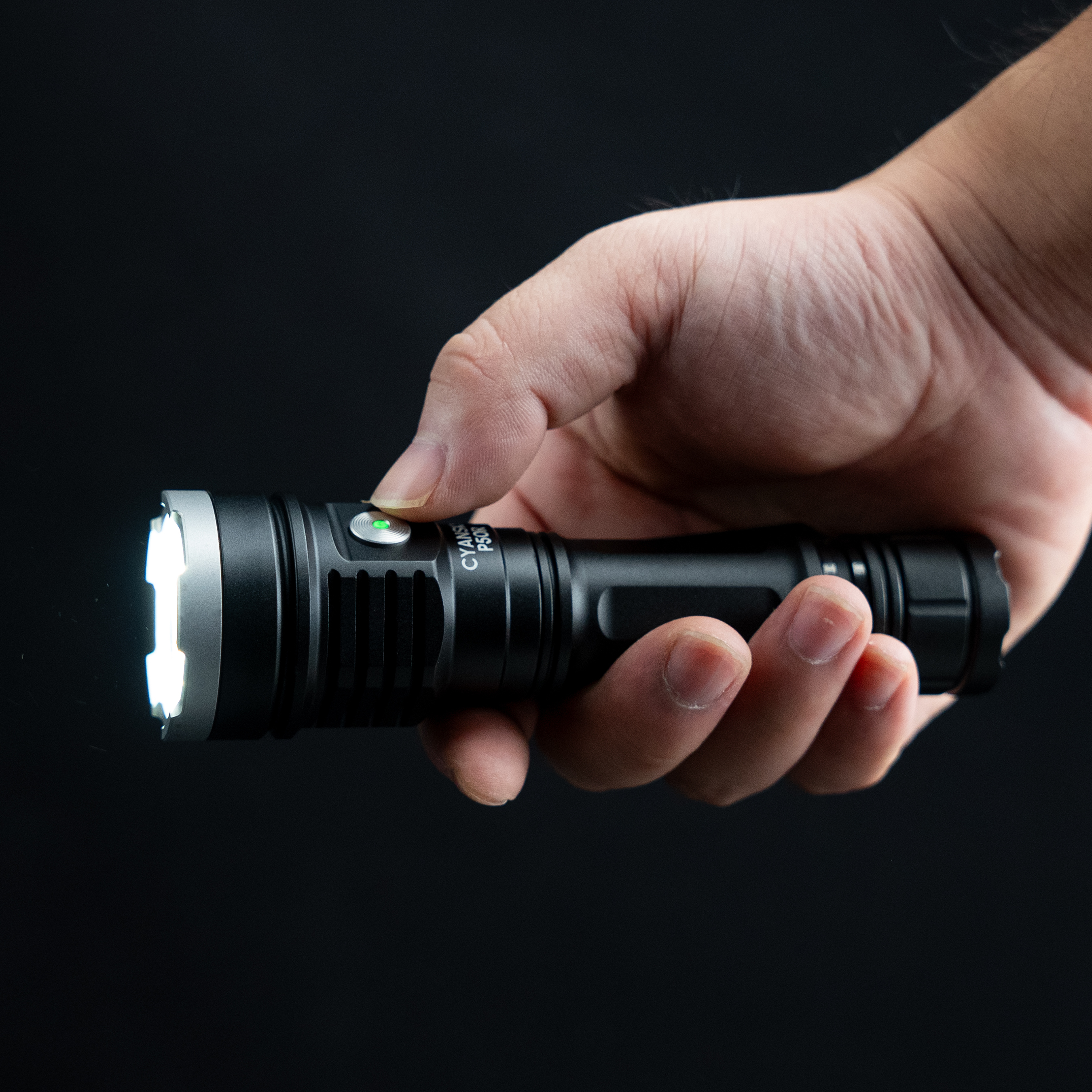 How to Select a Tactical Flashlight for Self-Defense