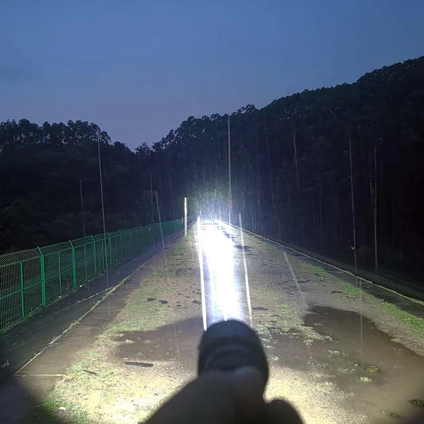 Long-Range Illumination Tactical Flashlight