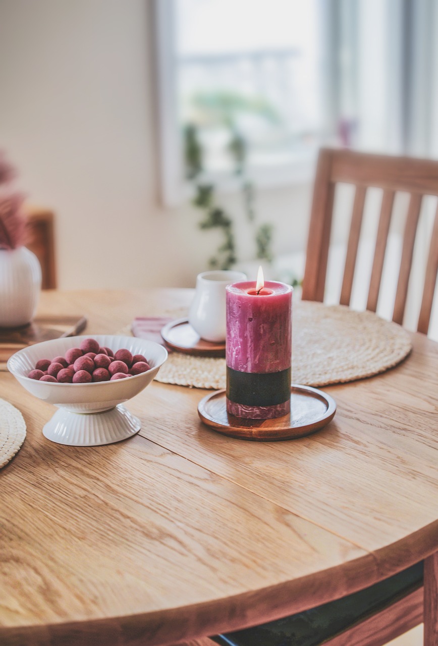 Flashlights vs. Candles: Safer Lighting Solutions During Power Outages
