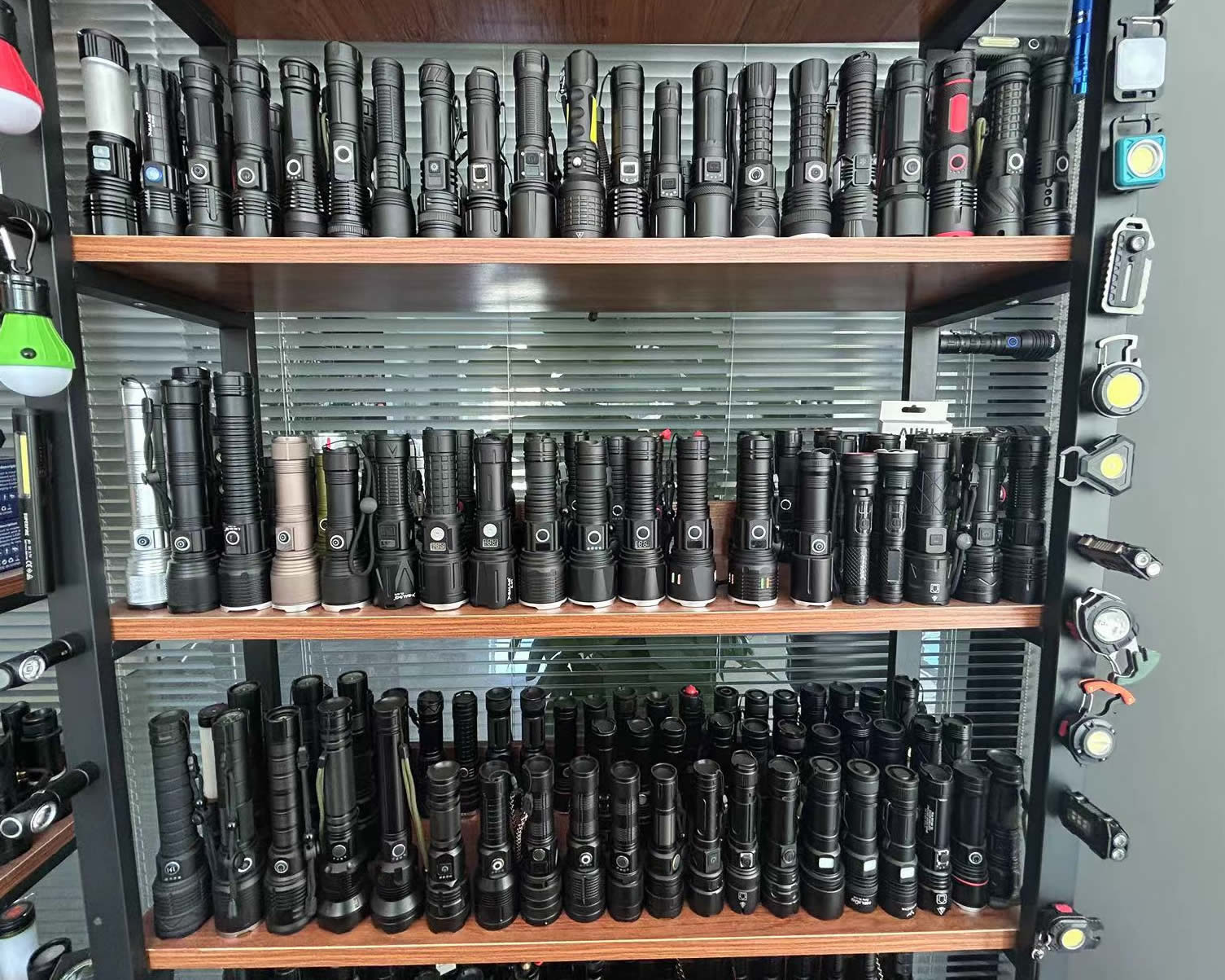 Buying Flashlights in Bulk Reduces Per-Unit Cost