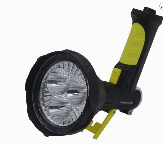 Practical Applications of a Flashlight in an Emergency Kit
