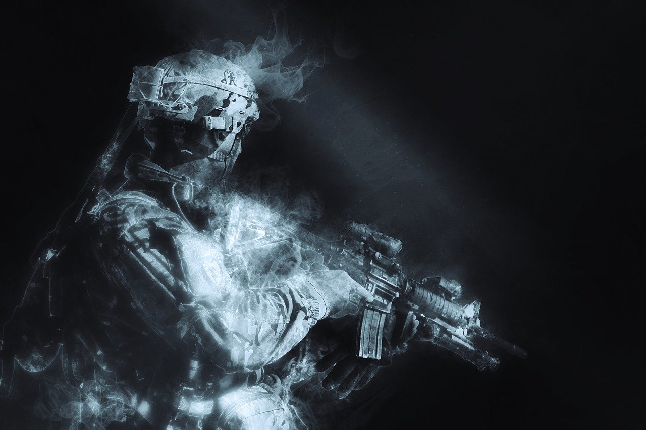 Why Security Companies Prefer Tactical Flashlights with Long-Range Beams