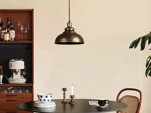 Platzierung und Installation von Pendelleuchten im Esszimmer