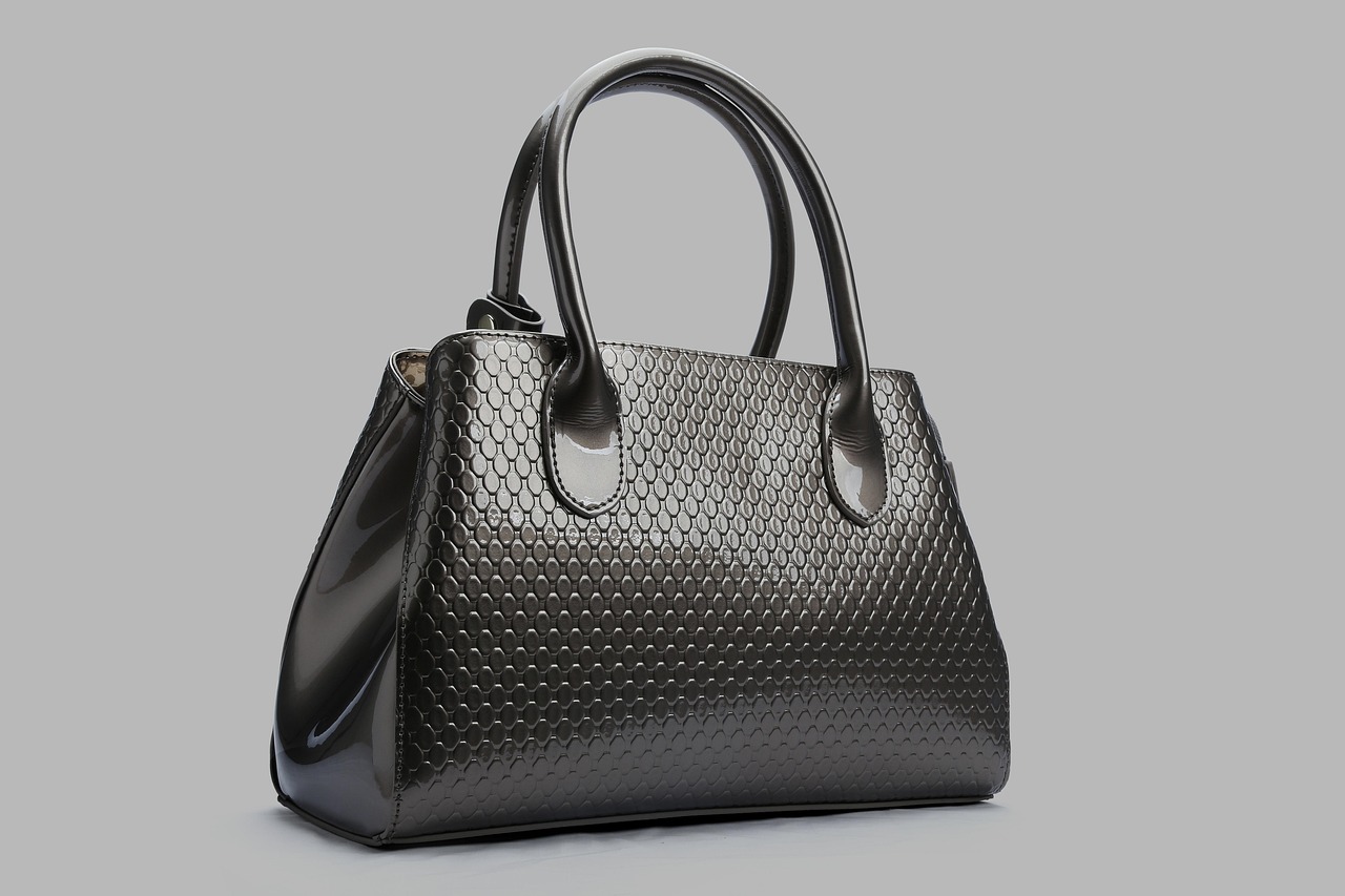 branded handbags in Pakistan with prices