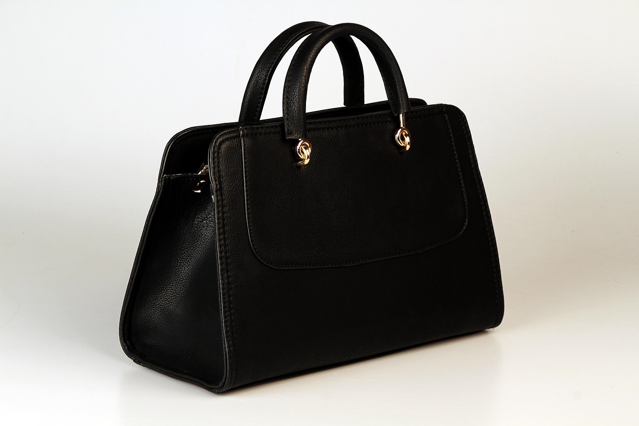 Branded handbags in Pakistan with prices