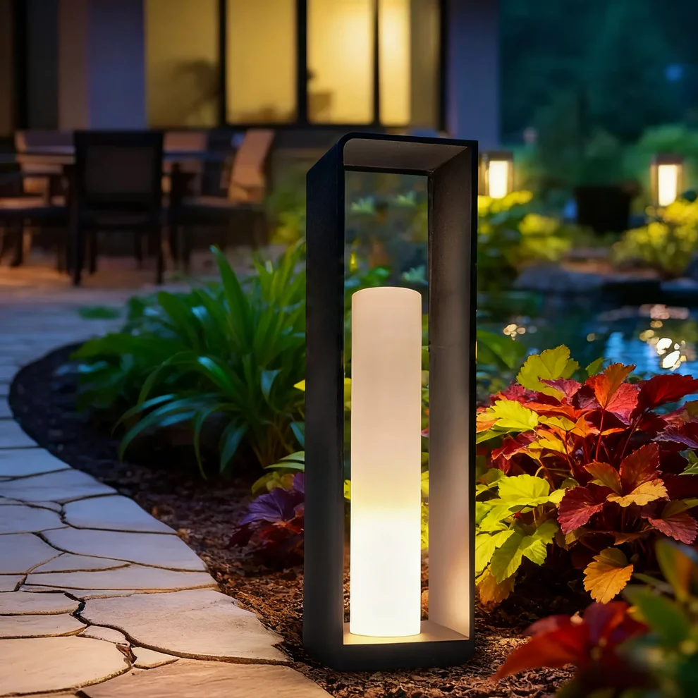 Irondale Modern Solar Pathway Light – IP65 Waterproof Candle-Style Garden