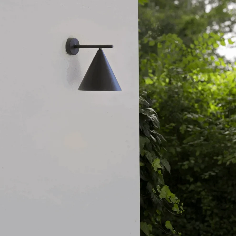 Irondale Minimalist Conical Outdoor Wall Lamp – Black Metal Light for Exterior Wall
